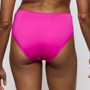 Tom influencer pink
