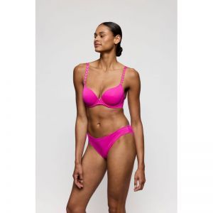 Tom influencer pink